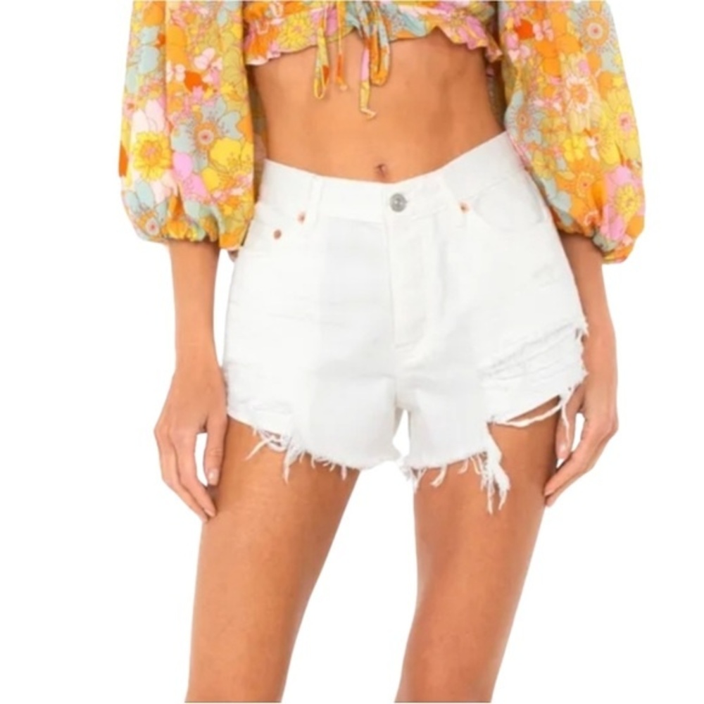 NWT Free People Loving Good Vibrations White Distressed Jean Shorts Size 27 NEW - Picture 9 of 16